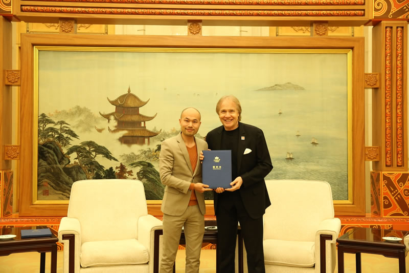 卡罗德钢琴与理查德·克莱德曼签约仪式在京举行